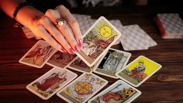 Tarot Cards: Test How Your Crush Feels to You